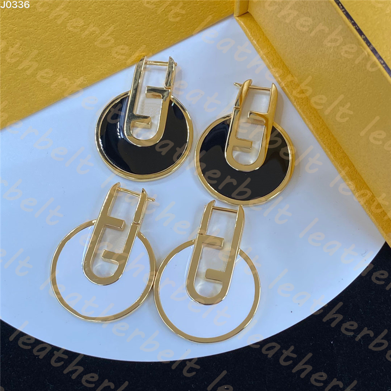 Round Earrings Designer Letter Charm Stud Women Business Earrings Gold Plated Ear Studs
Round Earrings Designer Letter Charm Stud Women Business Earrings Gold Plated Ear Studs
