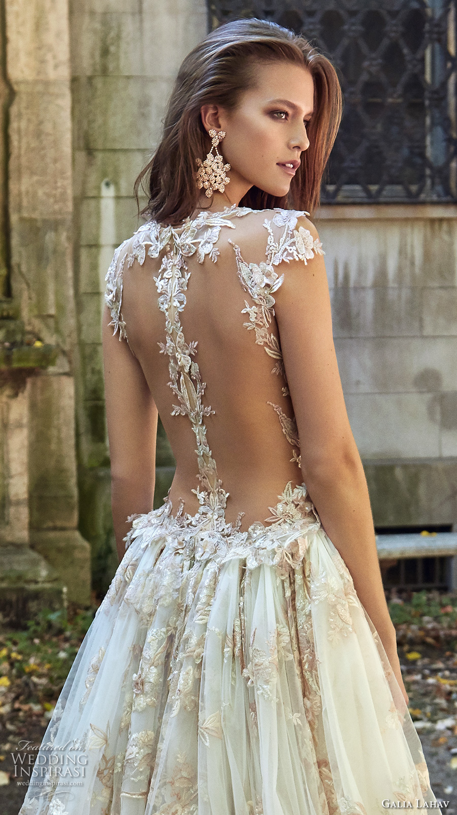 Mermaid Wedding Sleeveless Spaghetti Straps Sexy V Neck Appliques Sequins Backless Beads Lace Elegant Illusion Custom Made Bridal Dresses