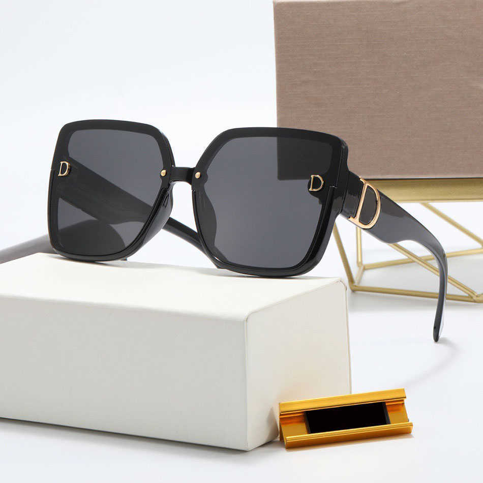 Modern women sunglasses frames oversized woman sunglasse black glasses frame designer square curved eyewear outdoor UV beach lady Attitude
Modern women sunglasses frames oversized woman sunglasse black glasses frame designer square curved eyewear outdoor UV beach lady Attitude