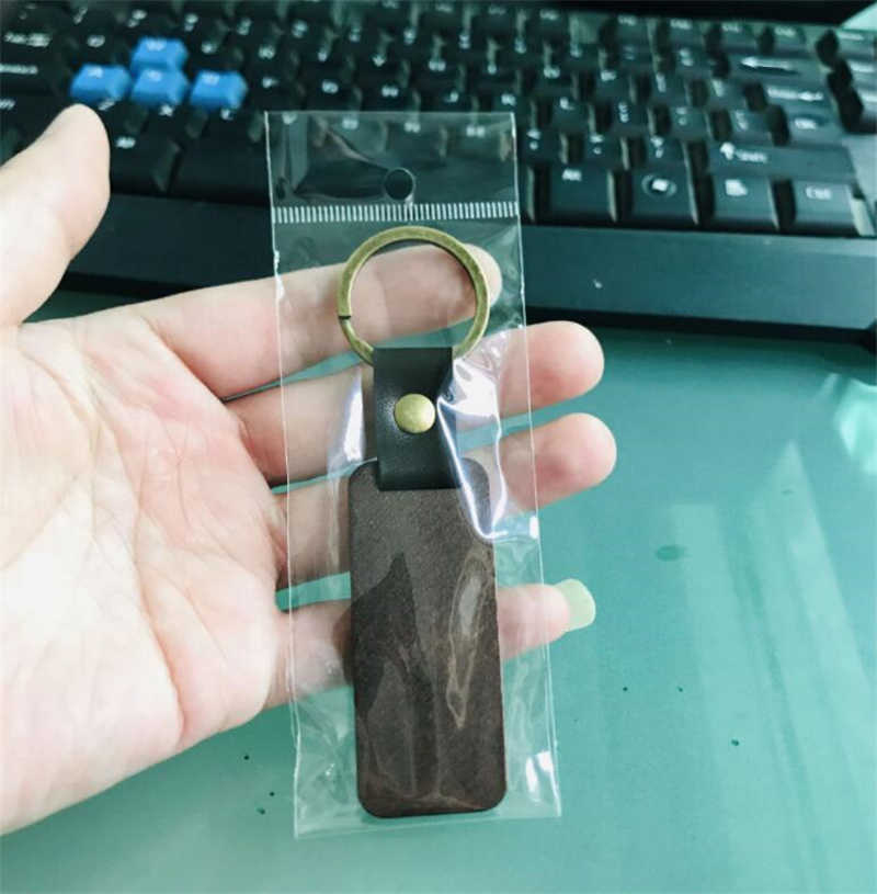 Personalize Keychains Blanks For Engraving Wooden Handmade Leather Keychain Round Rectangle Wood Luggage Decoration Key Ring