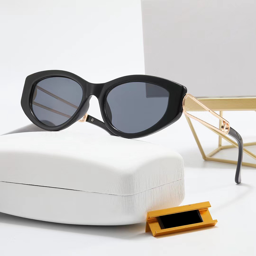 Designer Sunglasses Trendy Retro Frame Fashion Eyeglasses Luxury Sun Glasses 5 Colors for Woman Man High Quality