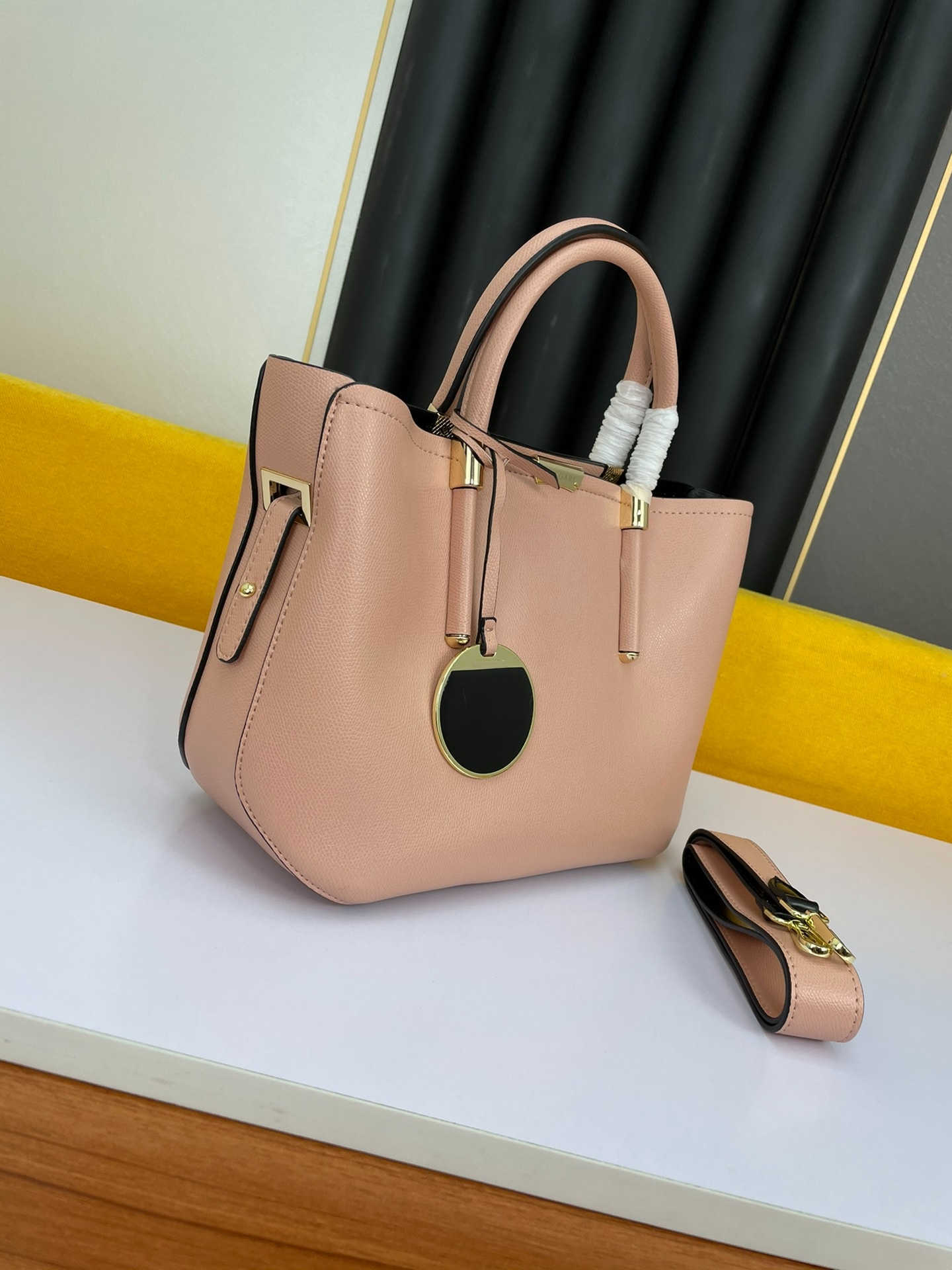Top Brand Luxury Women's Handbags Designer 66828# Palm Pattern One-shoulder Diagonal Bag Fashion Female Messenger Bag Cowhide Handbag, Sky blue
Top Brand Luxury Women's Handbags Designer 66828# Palm Pattern One-shoulder Diagonal Bag Fashion Female Messenger Bag Cowhide Handbag, Sky blue
