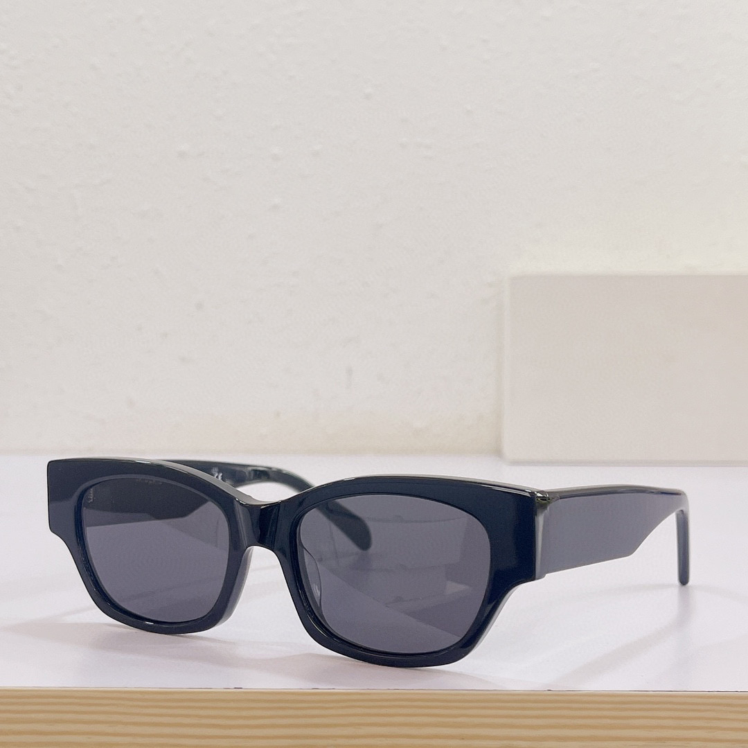Sunglasses For Women and Men Summer 40197 Style Anti-Ultraviolet Retro Plate Full Frame Glasees Random Box
Sunglasses For Women and Men Summer 40197 Style Anti-Ultraviolet Retro Plate Full Frame Glasees Random Box