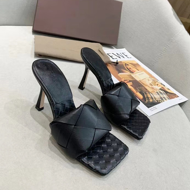 luxurys designer women shoes Fashion high heels Square toe Sandal LIDO SANDALS IN NAPPA designer sliders Weave sliders Wedding women pumps NO41, Color 1
luxurys designer women shoes Fashion high heels Square toe Sandal LIDO SANDALS IN NAPPA designer sliders Weave sliders Wedding women pumps NO41, Color 1