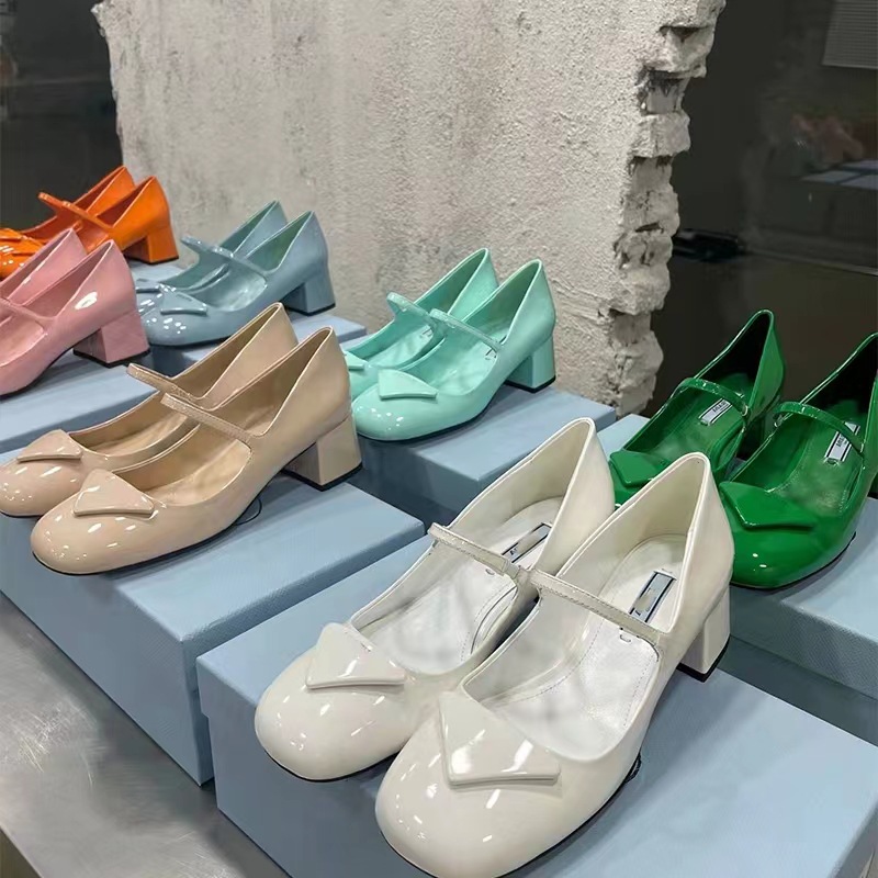 Woman Dress Shoe Low Heels Luxury Pumps Lady Leather High Heels Nude Fashion Women Wedding Party Dress Shoes, Light blue
Woman Dress Shoe Low Heels Luxury Pumps Lady Leather High Heels Nude Fashion Women Wedding Party Dress Shoes, Light blue