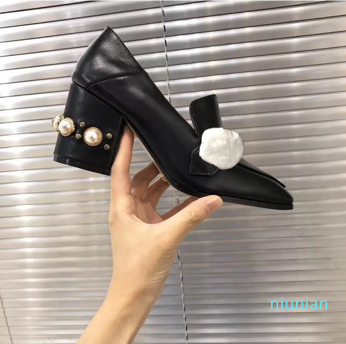 2022-Classic High heeled boat shoes luxury Designer leather Occupation Pearl high heels Shoes Metal Lazy woman Dress shoes size 35-42, Black heel 3cm
2022-Classic High heeled boat shoes luxury Designer leather Occupation Pearl high heels Shoes Metal Lazy woman Dress shoes size 35-42, Black heel 3cm