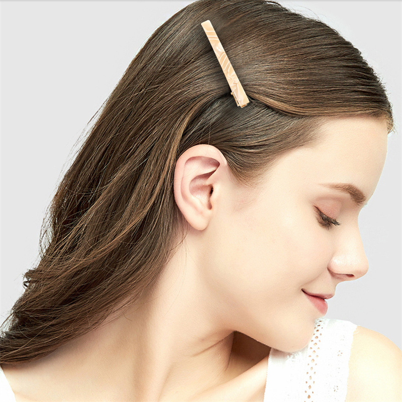 Length 8.5 CM Pattern A Word Duck Side Clip Barrettes Women Acrylic Alloy Medium Size Hair Clips Europe Lady One Words Edge Ponytail Hairpins Ornaments Accessories
Length 8.5 CM Pattern A Word Duck Side Clip Barrettes Women Acrylic Alloy Medium Size Hair Clips Europe Lady One Words Edge Ponytail Hairpins Ornaments Accessories