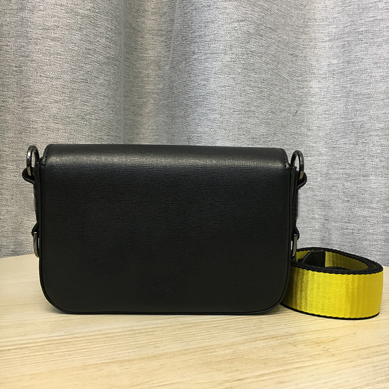 Designer MINI BAG Evening Sculpture New turn off Messenger Yellow strap Clip Shoulder Bags Black stripes luxurious handbag, White stripes
Designer MINI BAG Evening Sculpture New turn off Messenger Yellow strap Clip Shoulder Bags Black stripes luxurious handbag, White stripes