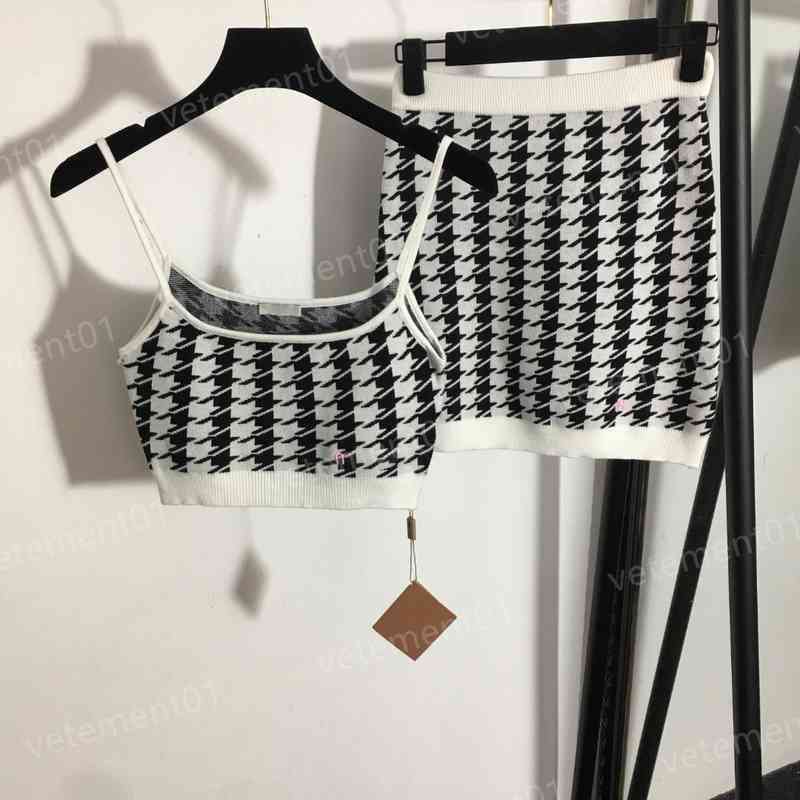 Women Two Piece Dresses Letter Logo Embroidery Cool Knitted Camisole And High Waist Short Skirt 2 Piece Sets Luxury Designer Women Clothing 0912
Women Two Piece Dresses Letter Logo Embroidery Cool Knitted Camisole And High Waist Short Skirt 2 Piece Sets Luxury Designer Women Clothing 0912