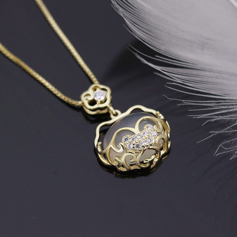 S925 Sterling Silver Necklace Female Chalcedony Safety Lock Temperament Long Life Pendant
S925 Sterling Silver Necklace Female Chalcedony Safety Lock Temperament Long Life Pendant