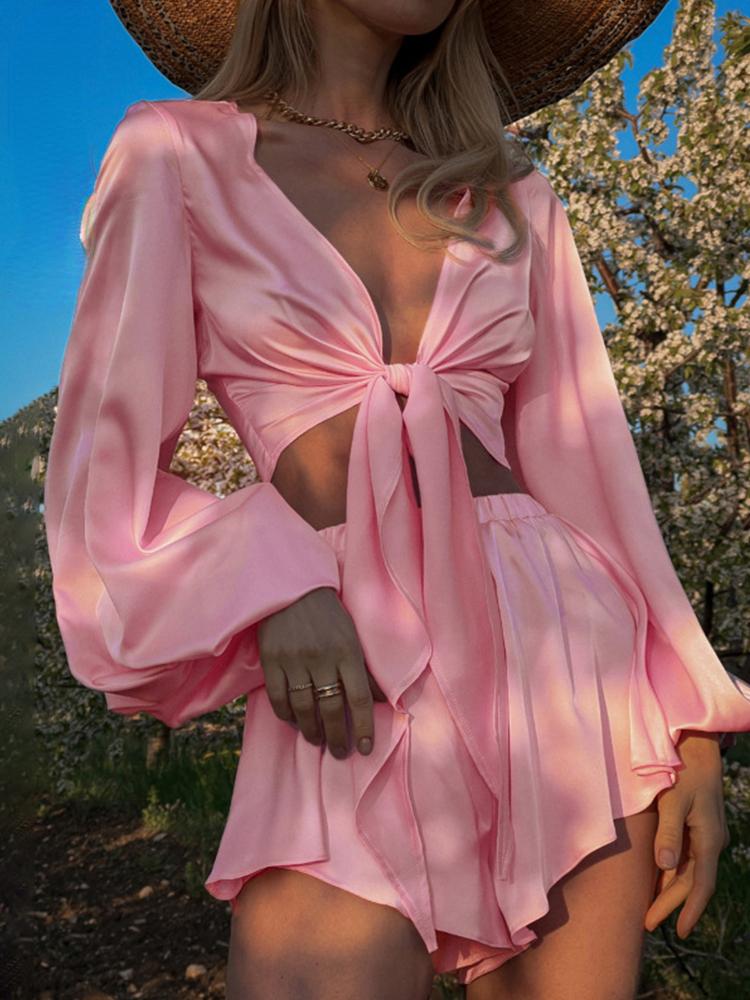 Women' Tracksuits Women' Satin Fashion 2 Piece Top And Shorts Skirts Outfits Wrap Shirts Tone Matching ClothesWomen, Pink
Women' Tracksuits Women' Satin Fashion 2 Piece Top And Shorts Skirts Outfits Wrap Shirts Tone Matching ClothesWomen, Pink