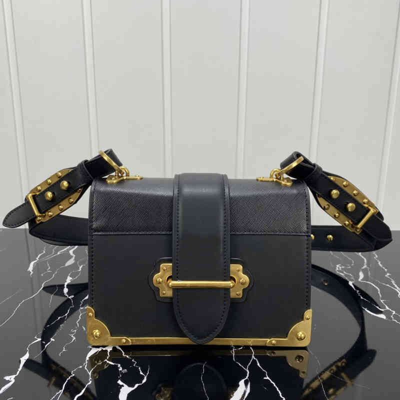Fashion Women Evening Bags crossbody bag Top leather material gold letters hardware bottom frame design box style sack camera bag, Blue
Fashion Women Evening Bags crossbody bag Top leather material gold letters hardware bottom frame design box style sack camera bag, Blue