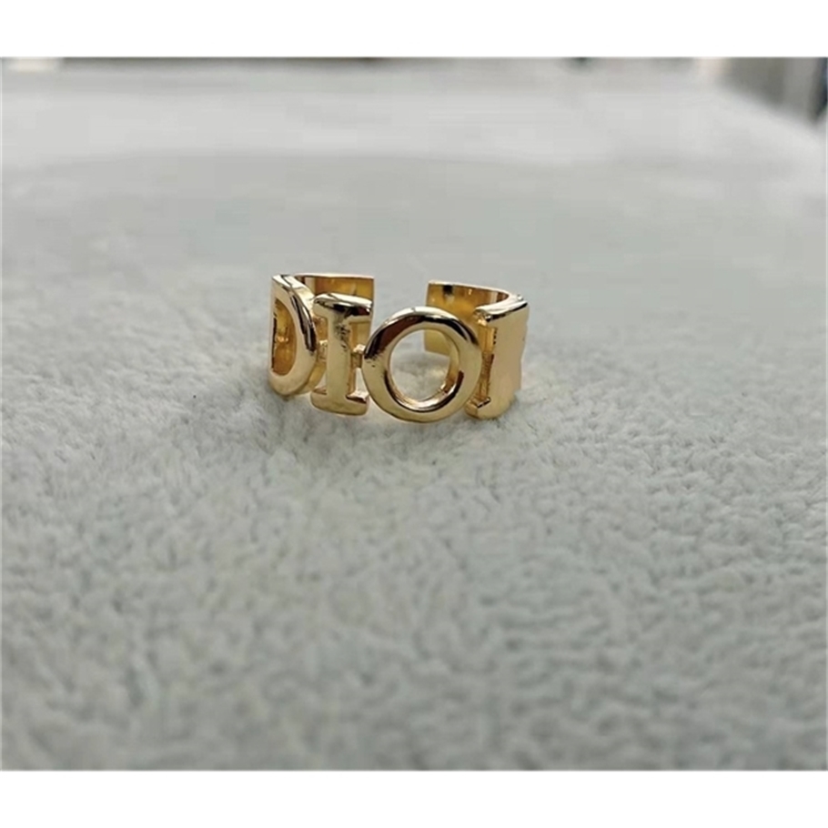 Fashion 20% OFF designer jewelry D di letter simple open female fashion hollow ring for lovers
Fashion 20% OFF designer jewelry D di letter simple open female fashion hollow ring for lovers