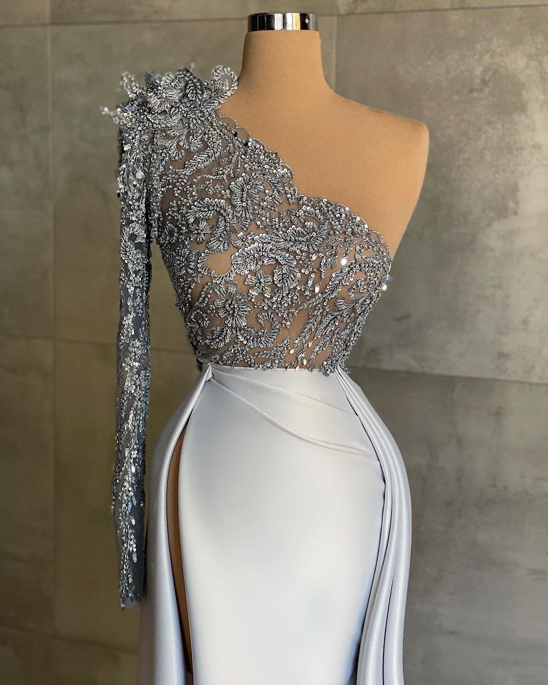 Light Blue Prom Dress One Long Sleeves Bling Sequins Appliques One Shoulder V Neck Lace Satin Train Floor Length Bridal Gowns Evening Dresses Vestido 