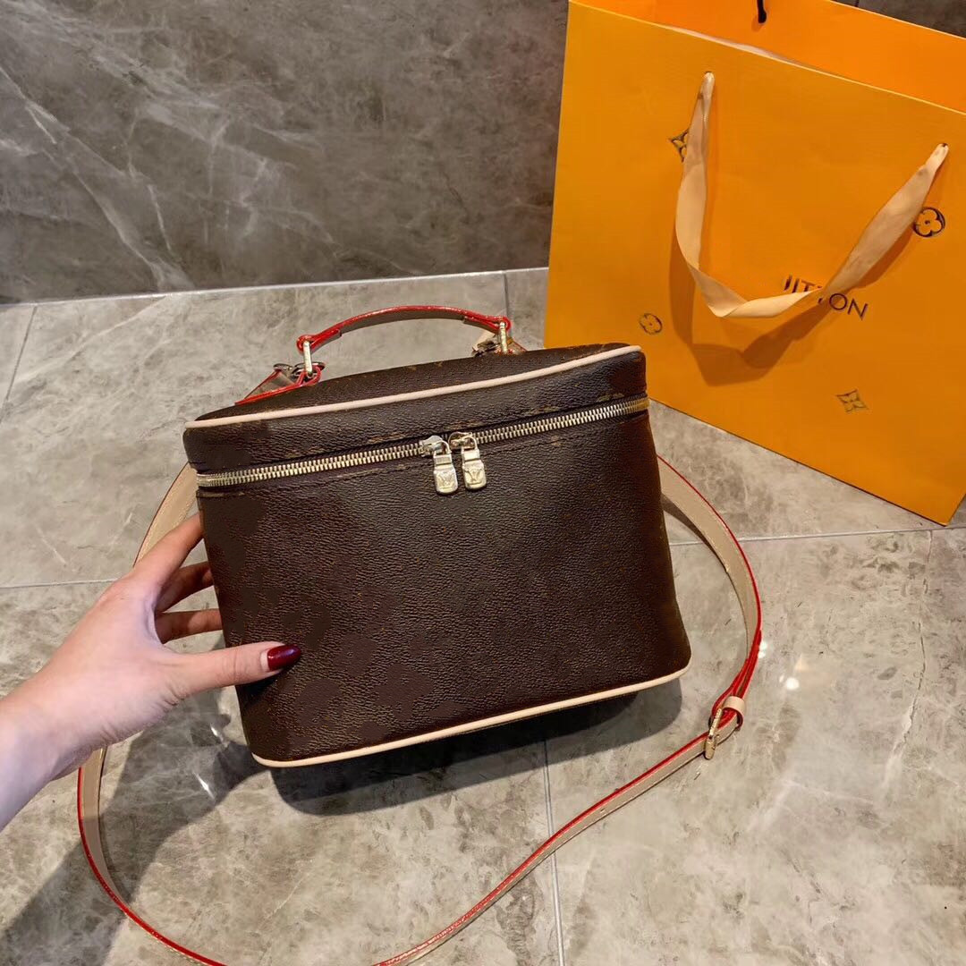 Designer LOUISs VUTTONs VITTONings LVs Wallet letter old flower Cosmetic bag women wallets zipper luxury Handbags purses, Customize
Designer LOUISs VUTTONs VITTONings LVs Wallet letter old flower Cosmetic bag women wallets zipper luxury Handbags purses, Customize