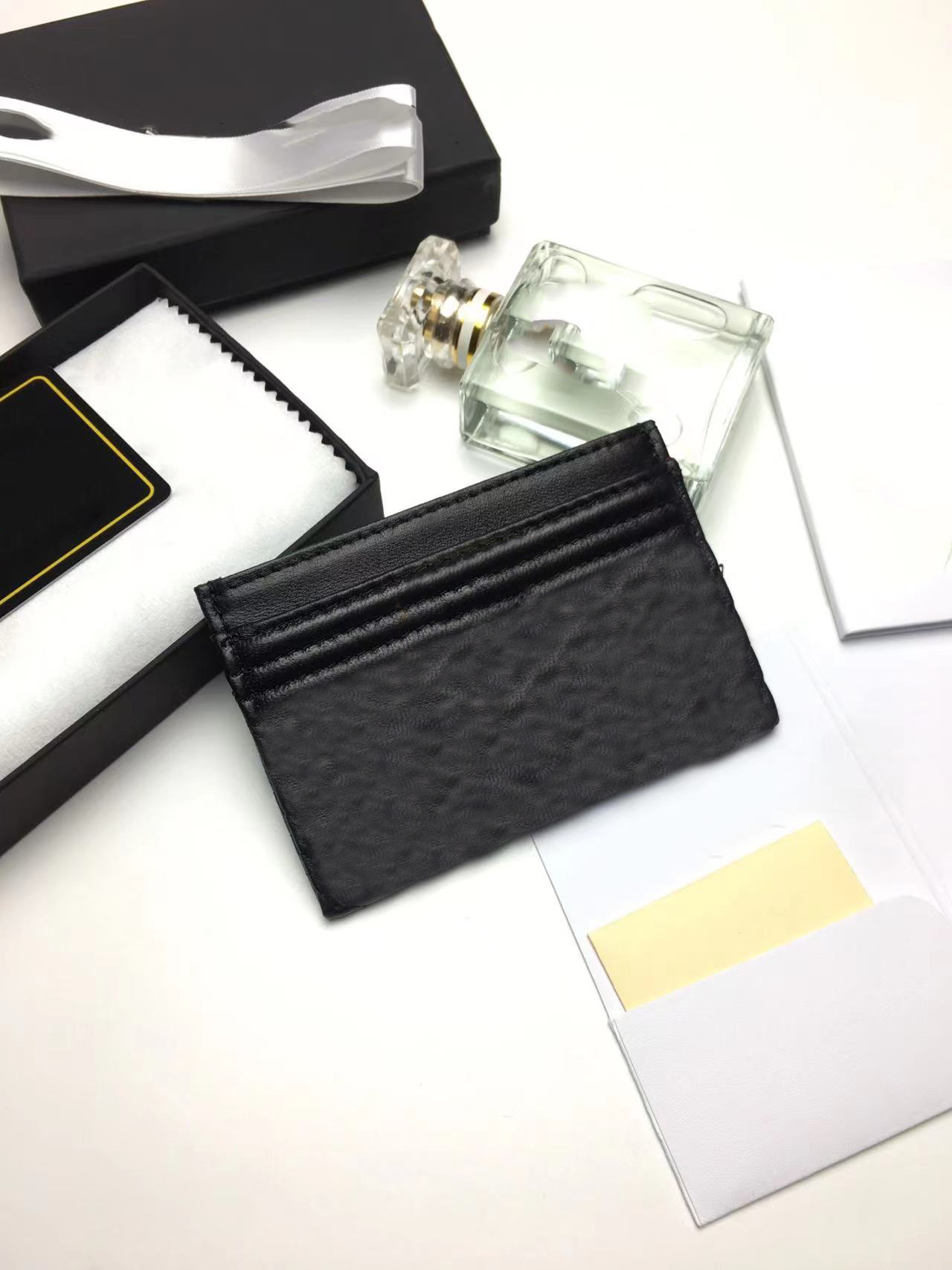 High Quality Women purse wholesale Top Starlight designer Fashion All-match ladies single zipper Classic with box purses leather wallets Womens wallet 333111, Black 1
High Quality Women purse wholesale Top Starlight designer Fashion All-match ladies single zipper Classic with box purses leather wallets Womens wallet 333111, Black 1