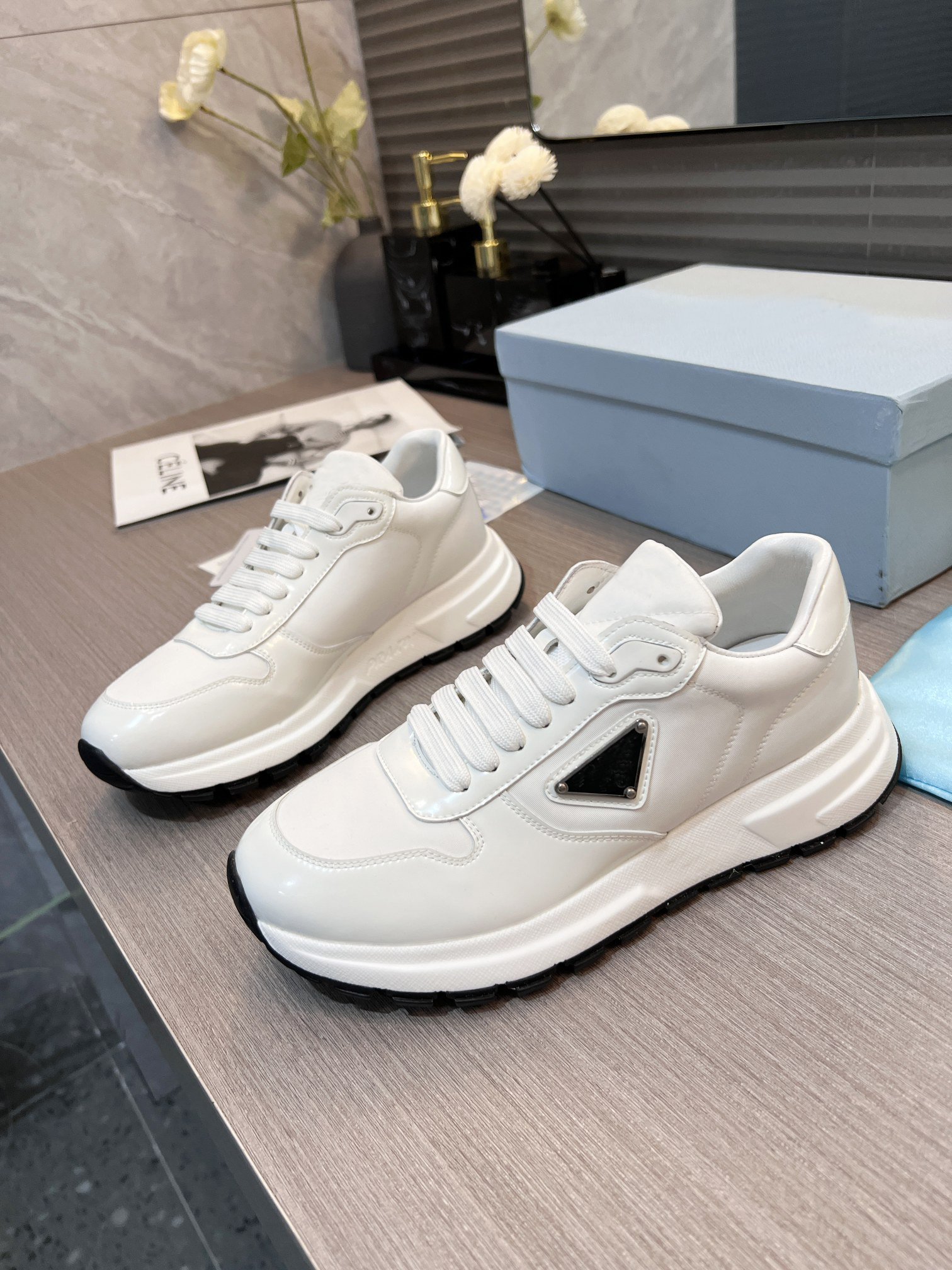mens Sandals Casual shoes women Travel leather lace-up Trainers sneaker 100% cowhide Letters Thick bottom woman designer shoe Flat men, Woman us5=36=23cm
mens Sandals Casual shoes women Travel leather lace-up Trainers sneaker 100% cowhide Letters Thick bottom woman designer shoe Flat men, Woman us5=36=23cm