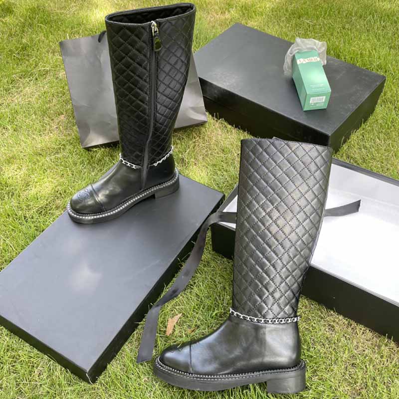 Boots For Woman Sheepskin Tube Height Knee 38cm Winter Top Chain Chunky Heel Round Toes Shoe Designer Ankle Rain Boot Classic Black Platform Casual Shoes Flat Slipper, Shoe box
Boots For Woman Sheepskin Tube Height Knee 38cm Winter Top Chain Chunky Heel Round Toes Shoe Designer Ankle Rain Boot Classic Black Platform Casual Shoes Flat Slipper, Shoe box