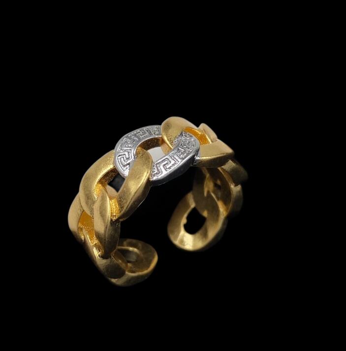 Simple Designed Women Rome Rings Medusa Head Portrait Rivet Greece Meander Pattern 18K Gold Plated Men Medusas Open Ring Designer Jewelry VRR 04
Simple Designed Women Rome Rings Medusa Head Portrait Rivet Greece Meander Pattern 18K Gold Plated Men Medusas Open Ring Designer Jewelry VRR 04