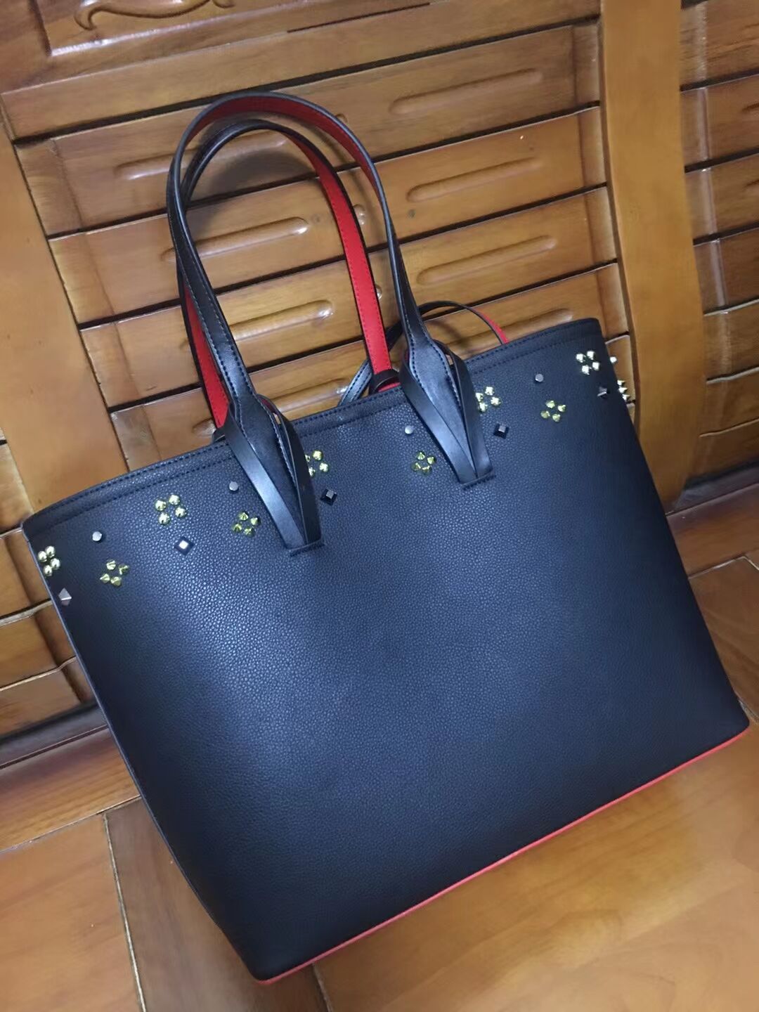 luxurys Men Women Shoulder Bags Genuine Leather Rivets Spikes Bow Crossbody Tote redbottoms Shopping Handbags
luxurys Men Women Shoulder Bags Genuine Leather Rivets Spikes Bow Crossbody Tote redbottoms Shopping Handbags