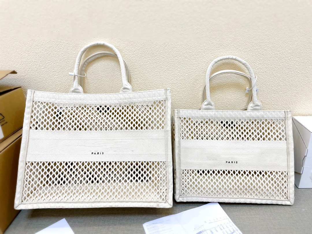 Luxury hollow-out mesh embroidery shopping bag large capacity handbag Elegant Goddess Top quality handbags Lined logo stylish versatile travel bag designer tote, Box
Luxury hollow-out mesh embroidery shopping bag large capacity handbag Elegant Goddess Top quality handbags Lined logo stylish versatile travel bag designer tote, Box