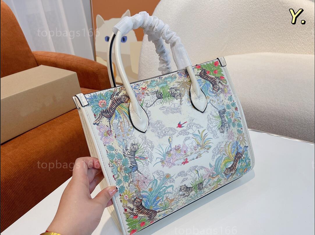 2022 New Arrive Women Big Tote Coated Canvas Designer Bag Fashion Handbag Luxury Crossbody Designer Bags Shopping Evening package shoulder tote bag wallet, Beige
2022 New Arrive Women Big Tote Coated Canvas Designer Bag Fashion Handbag Luxury Crossbody Designer Bags Shopping Evening package shoulder tote bag wallet, Beige