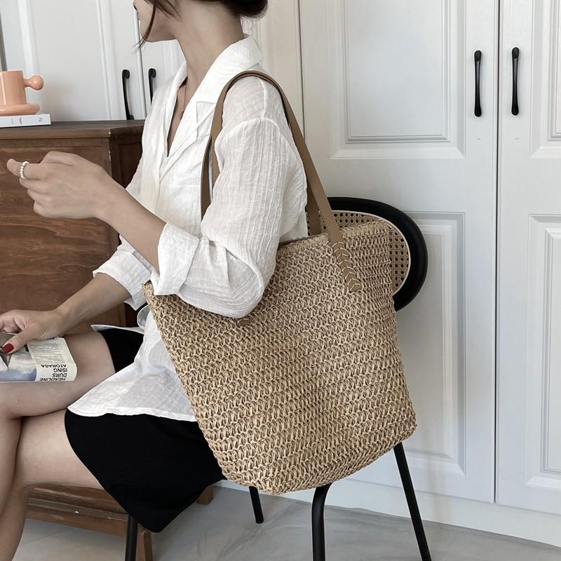 Evening Bags Large Capacity Fashion Women Straw Bag Trendy Solid Color Handbags Simple Outdoor Shoulder Leisure Vacation Beach BagsEvening, Beige
Evening Bags Large Capacity Fashion Women Straw Bag Trendy Solid Color Handbags Simple Outdoor Shoulder Leisure Vacation Beach BagsEvening, Beige