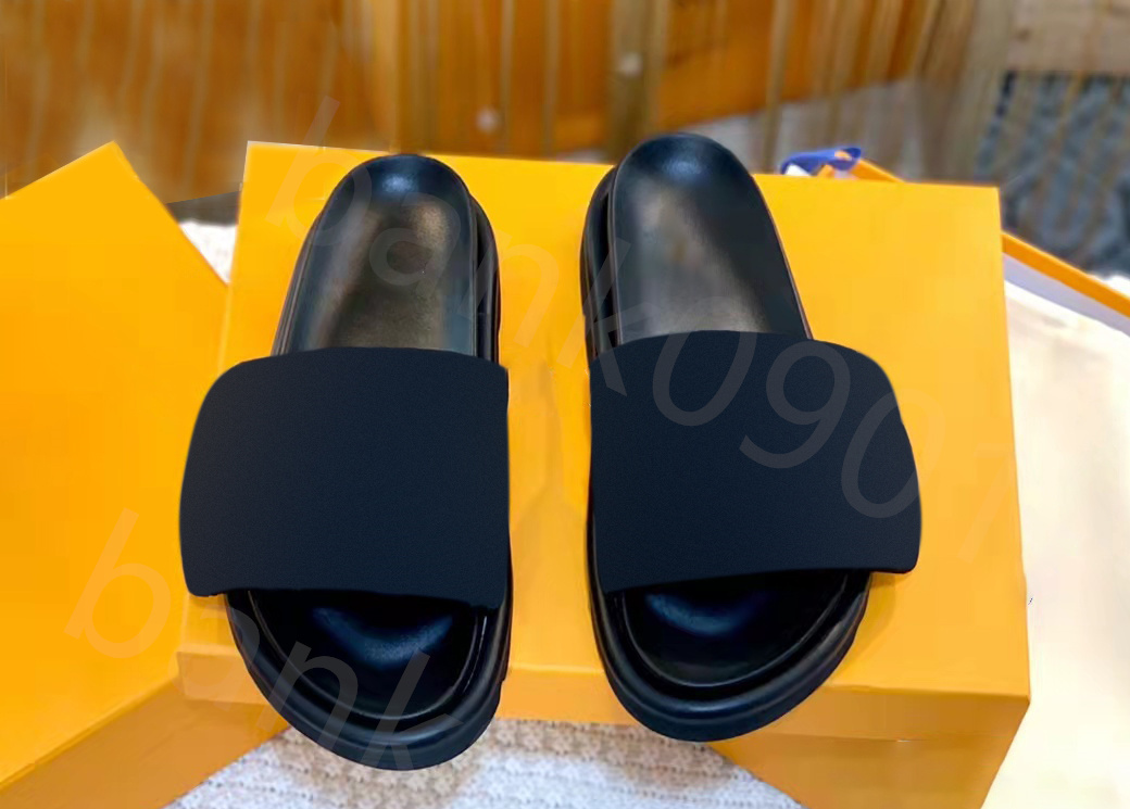 2022 New Luxury Designer embossed Women men slipper Wholesale Price Flat Sandals Comfort Beach Slide Skin1 Leather Sexy Ladies Scuffs Shoes2 with Original Box 35-46
2022 New Luxury Designer embossed Women men slipper Wholesale Price Flat Sandals Comfort Beach Slide Skin1 Leather Sexy Ladies Scuffs Shoes2 with Original Box 35-46