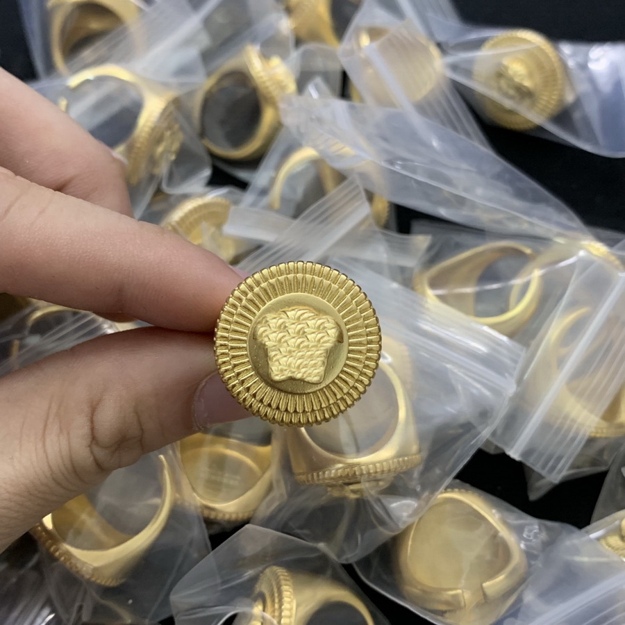 Fashion new designed Band Rings love heart Letters pendants Banshee Medusa head portrait 18K gold plated women's ring ladies Designer Jewelry 042
Fashion new designed Band Rings love heart Letters pendants Banshee Medusa head portrait 18K gold plated women's ring ladies Designer Jewelry 042