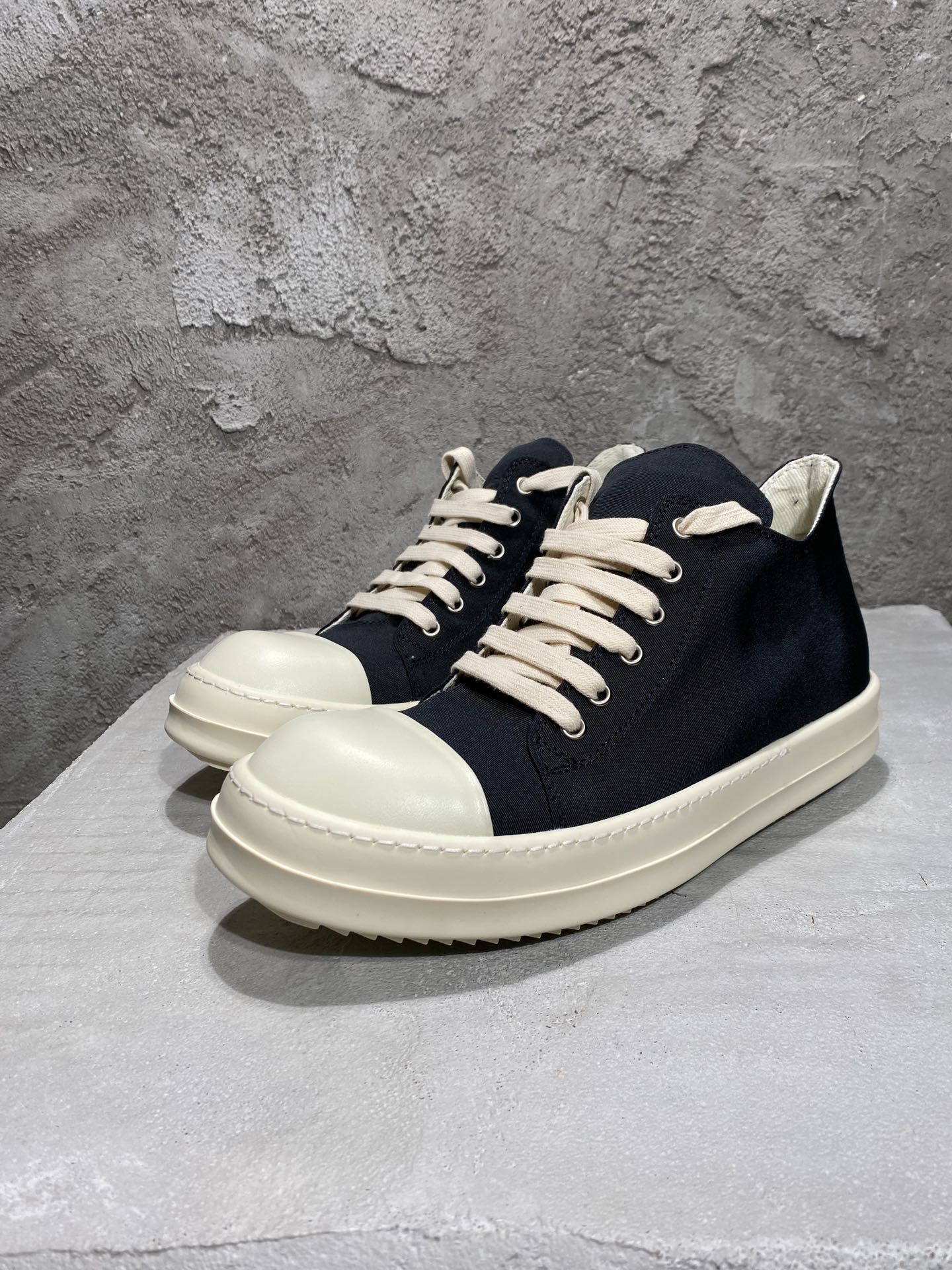 2022 summer newest arrival womens and mens Track new fashions designer Sneakers ~ high quality womens and Mens EU SIZE 34-44 Shoes Sneakers, Black
2022 summer newest arrival womens and mens Track new fashions designer Sneakers ~ high quality womens and Mens EU SIZE 34-44 Shoes Sneakers, Black