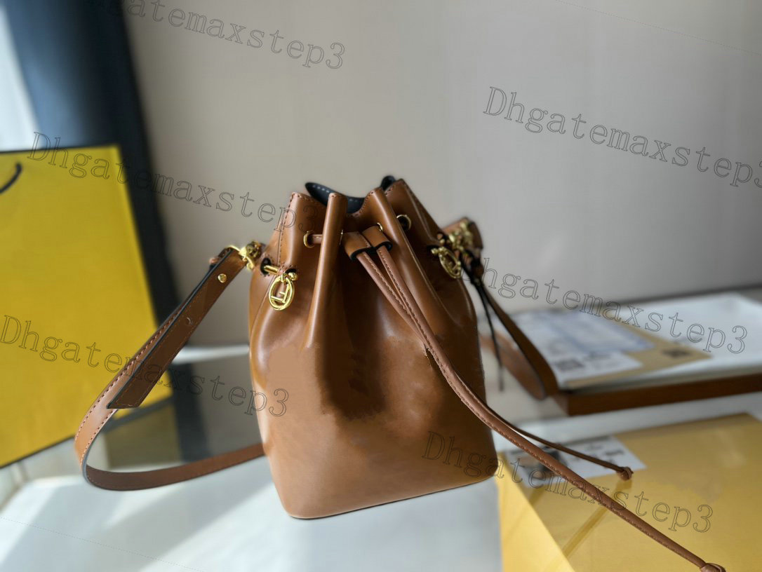 Small Mini Mons Bag Tresors String Open Pocket with Raised Embroidery Letter Decorated by Black Color Vintage Shoulder Bags Womens Holder Handbag Cross-Body Tote
Small Mini Mons Bag Tresors String Open Pocket with Raised Embroidery Letter Decorated by Black Color Vintage Shoulder Bags Womens Holder Handbag Cross-Body Tote