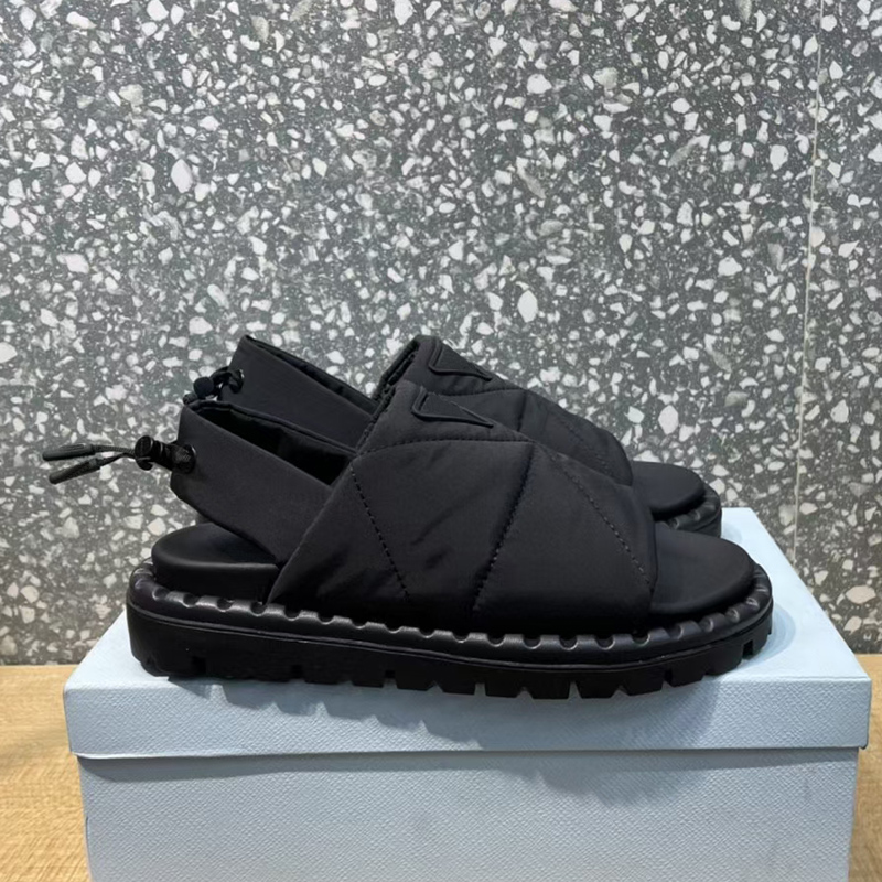 designers down sandals Top quality Classic Triangular buckle Back Strap Shoe recommends flat heel Thick bottom non slip Casual Sandal for Women factory footwear, Black
designers down sandals Top quality Classic Triangular buckle Back Strap Shoe recommends flat heel Thick bottom non slip Casual Sandal for Women factory footwear, Black
