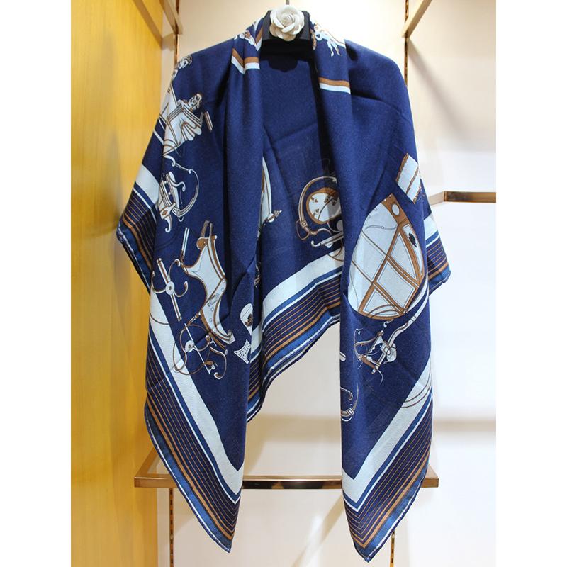 Scarves 70% Cashmere 30% Silk Scarf Unisex Man Women Fashion Horse Carriage Shawl Stole Hijab Big Kerchief 135 135cmScarves
Scarves 70% Cashmere 30% Silk Scarf Unisex Man Women Fashion Horse Carriage Shawl Stole Hijab Big Kerchief 135 135cmScarves