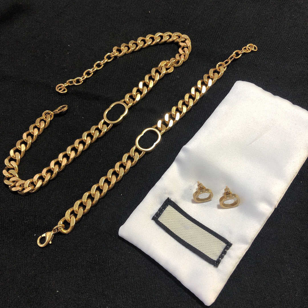 Luxurys designer Necklace Bracelet classic letters exquisite workmanship high-end fashion personality trend men's and women's gift box
Luxurys designer Necklace Bracelet classic letters exquisite workmanship high-end fashion personality trend men's and women's gift box