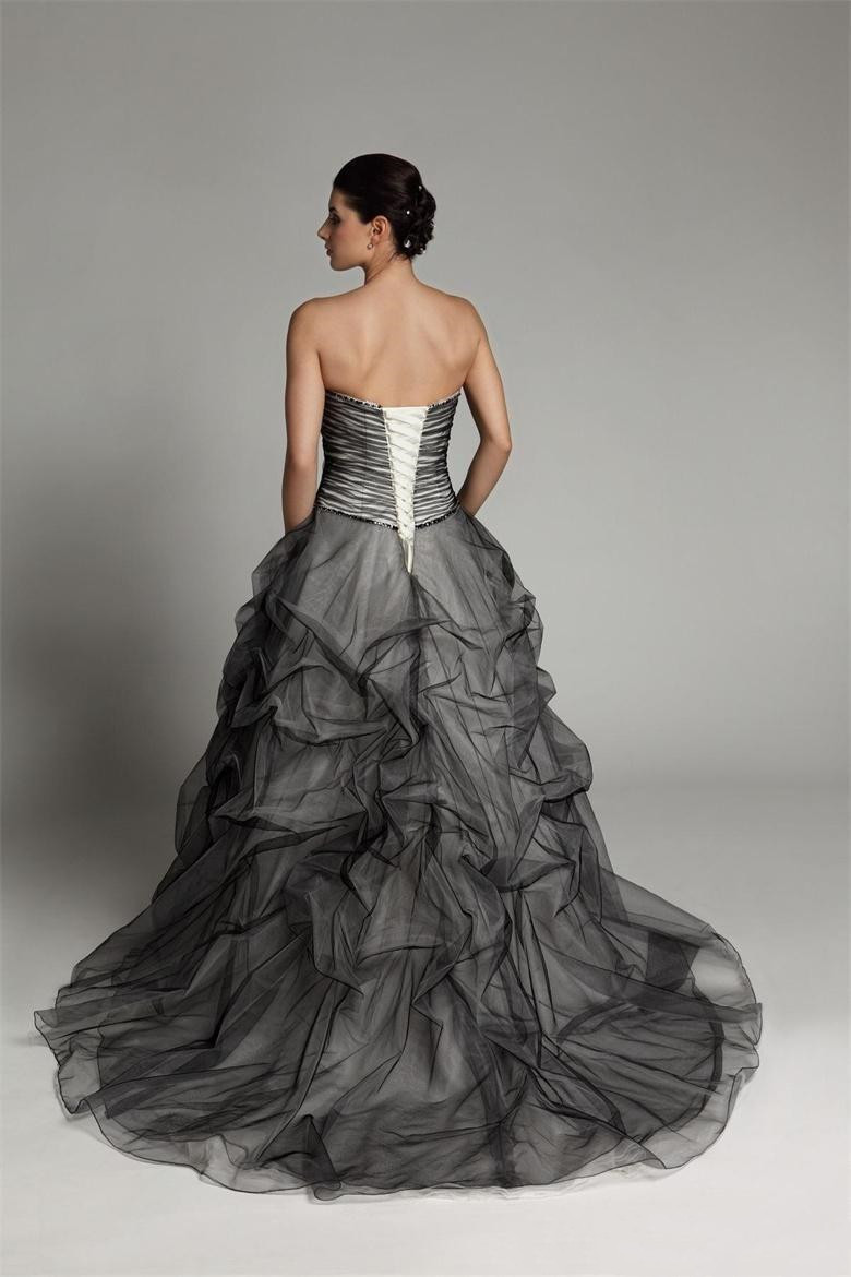 Long Gothic Black And White Wedding Dresses Strapless lace-up Corset Pick-up Tulle Vintage Colorful Bridal Gowns Non White