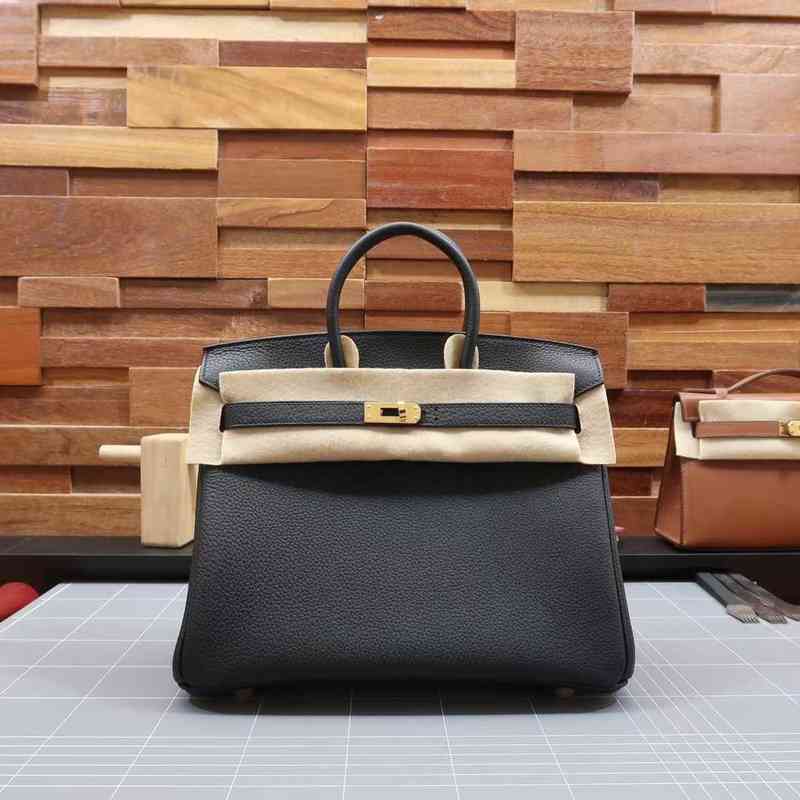h Family Litchi Pattern Togo Calf Leather Bag Women's Buckle Versatile Bride Handbag Big, Black
h Family Litchi Pattern Togo Calf Leather Bag Women's Buckle Versatile Bride Handbag Big, Black