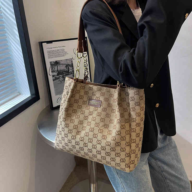 new large bag women's printed handbag large capacity Pu sling one Shoulder Messenger backpack women's bag, Black
new large bag women's printed handbag large capacity Pu sling one Shoulder Messenger backpack women's bag, Black