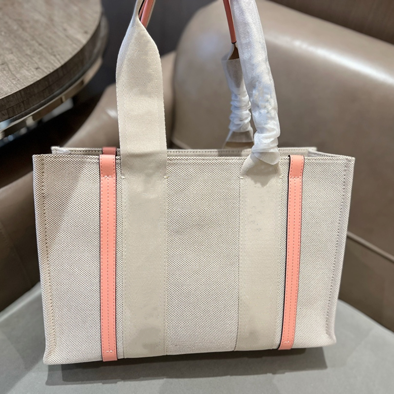5A+ Designer Totes Bags 2022 Womens Woody Tote small medium Big Women Handbag Handbags Luxurys Designers Bags Shoulder Crossbody Bag Purses with box 2104021L, Contact customer service
5A+ Designer Totes Bags 2022 Womens Woody Tote small medium Big Women Handbag Handbags Luxurys Designers Bags Shoulder Crossbody Bag Purses with box 2104021L, Contact customer service