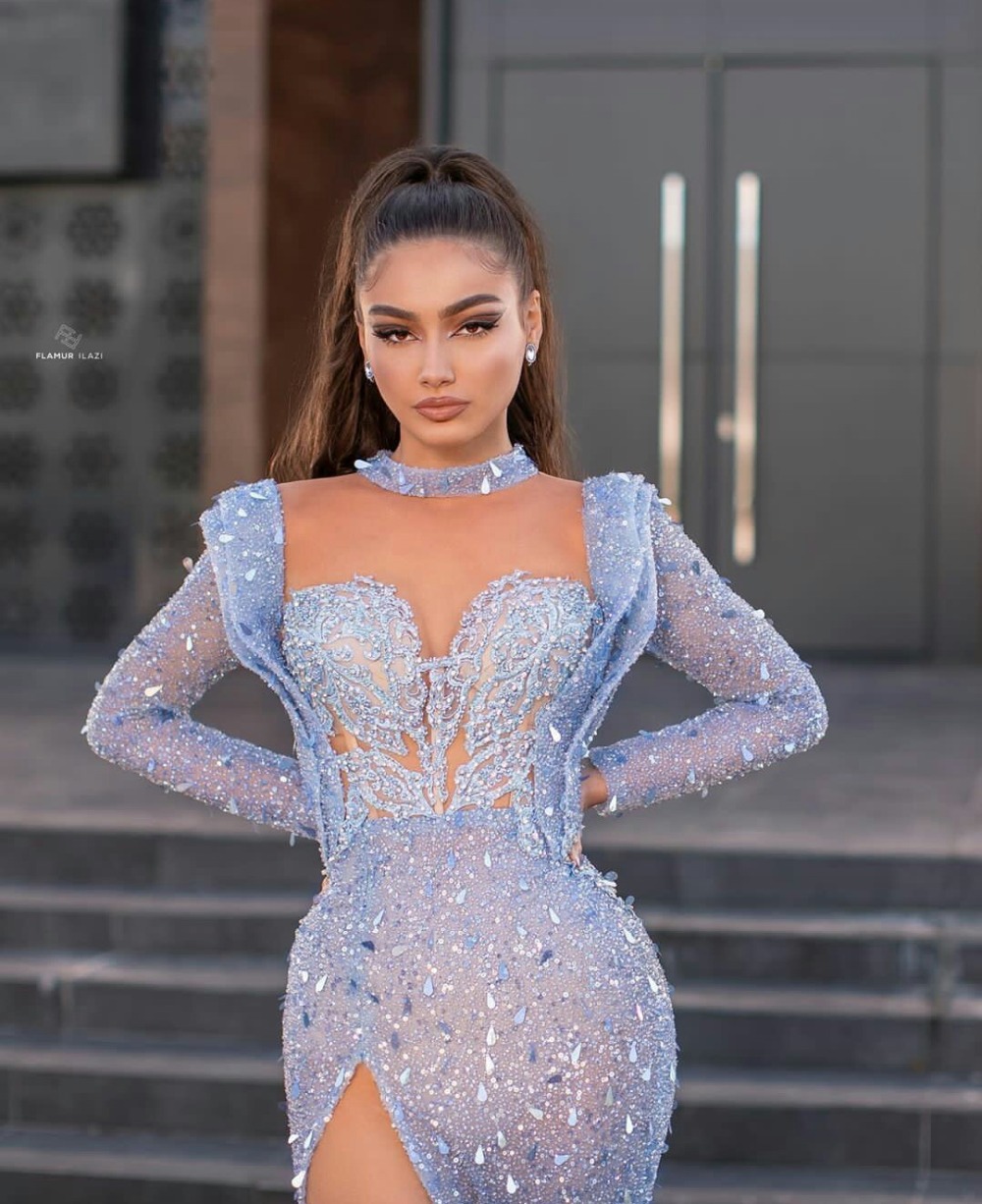 Sky Blue Side Split Evening Dresses Long Sleeves Illusion Sequined Prom Dresses Floor Length Celebrity Women Formal Party Pageant Gowns