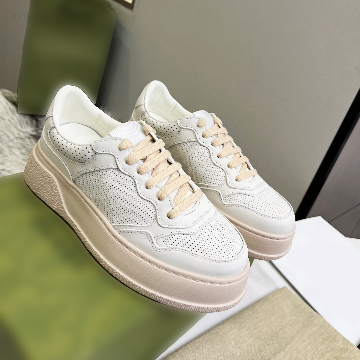 Top Quality White Embossed Designer Shoes Mens Women Leather Casual Sneakers Size 35-44, #5
Top Quality White Embossed Designer Shoes Mens Women Leather Casual Sneakers Size 35-44, #5