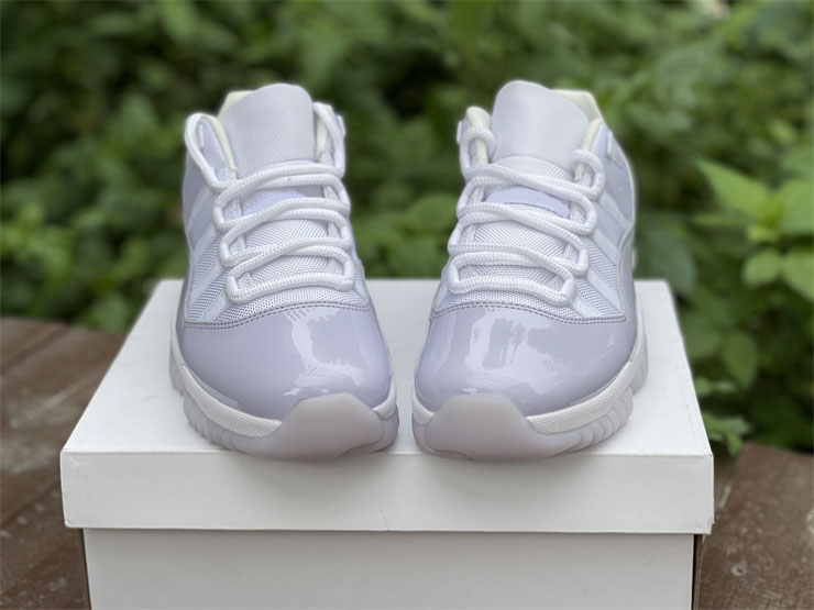 Release Authentic 11 Low WMNS Pure Violet Basketball Shoes White 11S Real Carbon Fiber Athletic Retro Men Women Sports Sneakers With Box, Red
Release Authentic 11 Low WMNS Pure Violet Basketball Shoes White 11S Real Carbon Fiber Athletic Retro Men Women Sports Sneakers With Box, Red