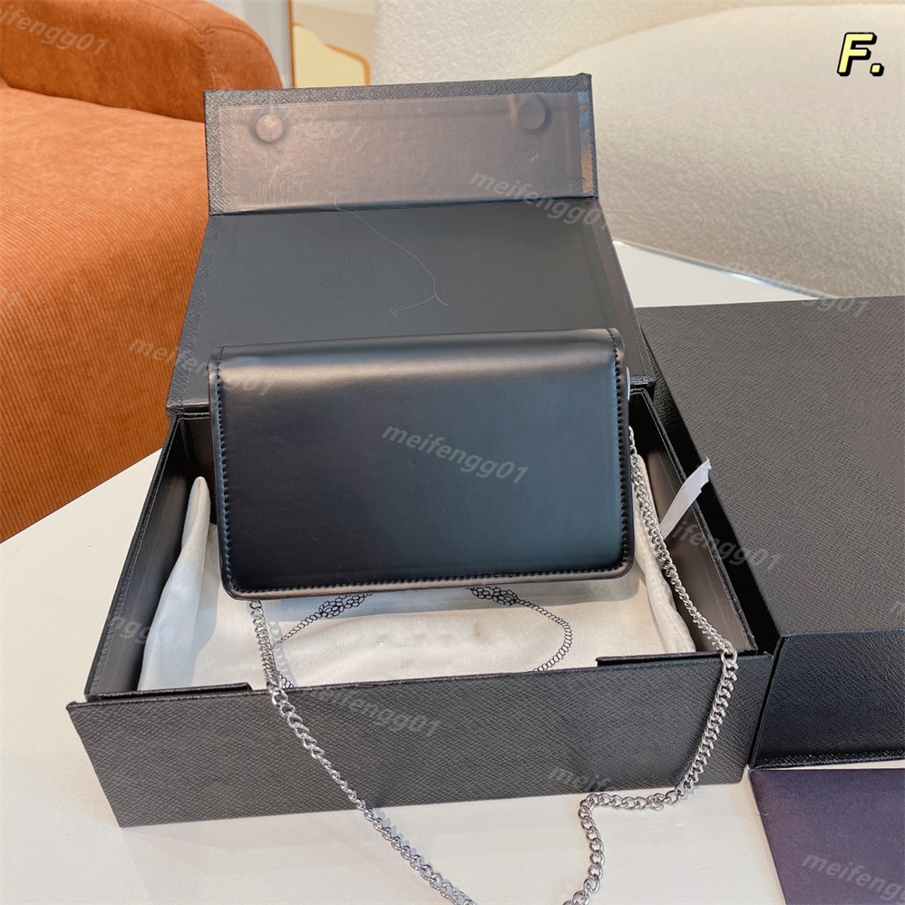 2022 high quality women's shoulder handbag flip wallet silver chain shoulder strap cowhide leather quality, Black
2022 high quality women's shoulder handbag flip wallet silver chain shoulder strap cowhide leather quality, Black