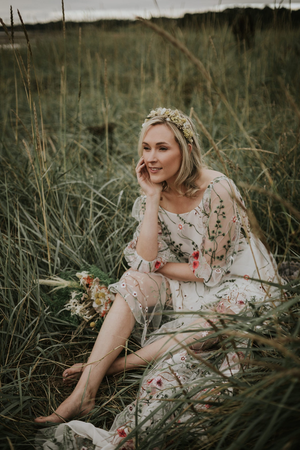 Summer Country A e Wedding Dress Colorful Embroidery Boho Beach Bridal Gowns Half Sleeve Sexy Backless Long White Tulle Bride Dresses