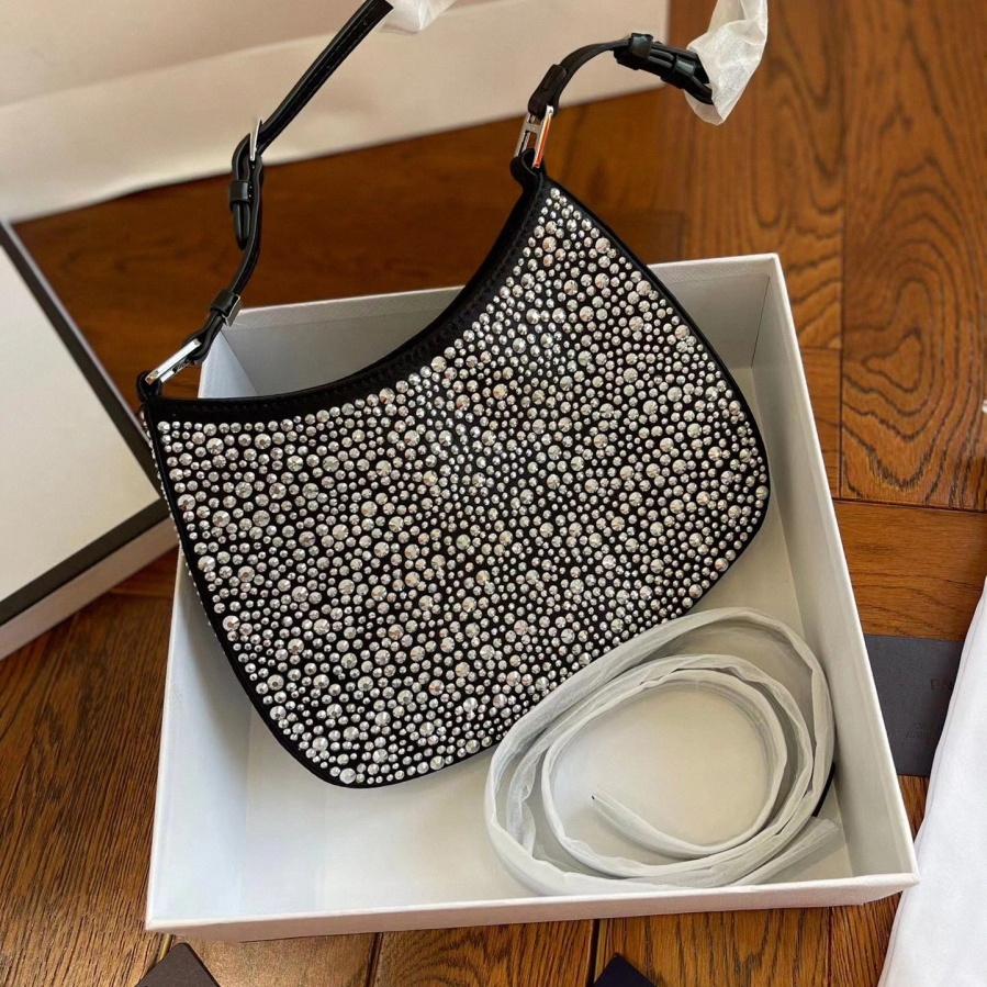 Cleo Underarm bag shoulder bags luxury handbags High quality Designer Crossbody wholesale glossy leather cleo 2000 2005 hobo mini totes Crocodile pattern i8uS#
Cleo Underarm bag shoulder bags luxury handbags High quality Designer Crossbody wholesale glossy leather cleo 2000 2005 hobo mini totes Crocodile pattern i8uS#