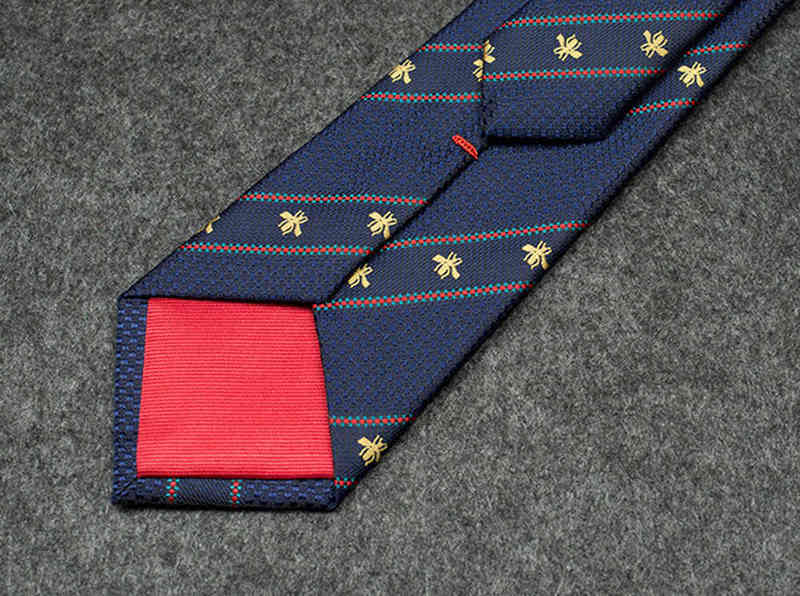 blue small dark bee Neck Ties Men Classic Silk Tie Mens Business Neckwear Skinny Grooms Necktie for Wedding Party Suit Shirt with Casual
blue small dark bee Neck Ties Men Classic Silk Tie Mens Business Neckwear Skinny Grooms Necktie for Wedding Party Suit Shirt with Casual