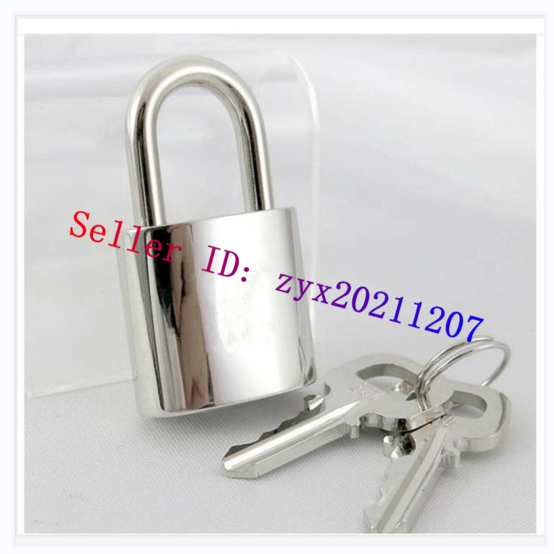 Bag Parts 1 Lock 2 Key Polished Shine Silvery Padlock For Lady Designer Handbag Women Duffle Purse Travel Luggage Also As Necklace Pendant Charm #318
Bag Parts 1 Lock 2 Key Polished Shine Silvery Padlock For Lady Designer Handbag Women Duffle Purse Travel Luggage Also As Necklace Pendant Charm #318