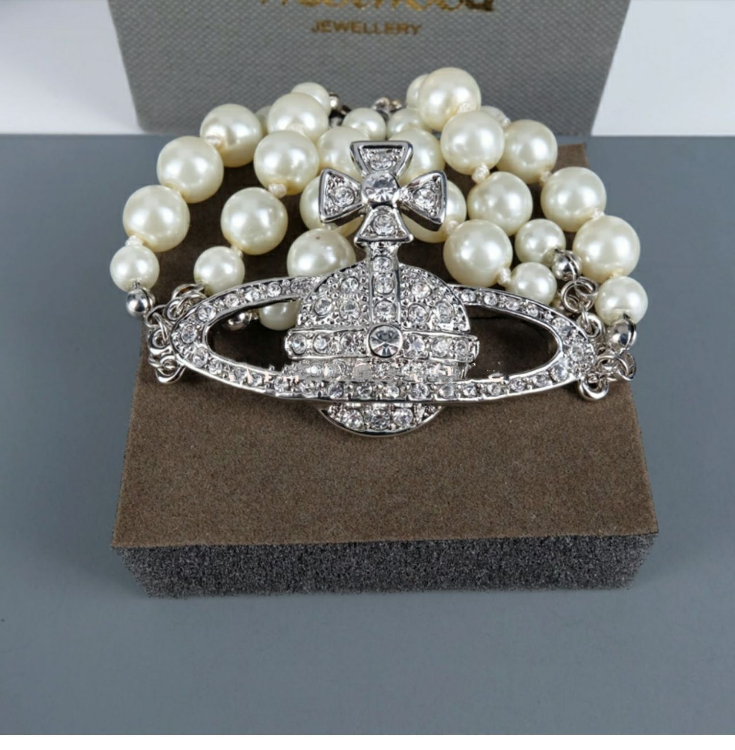 West empress dowager Saturn diamond inlaid pearl necklace multi-layer light luxury Bracelet ins cold wind planet neck clavicle chain
West empress dowager Saturn diamond inlaid pearl necklace multi-layer light luxury Bracelet ins cold wind planet neck clavicle chain