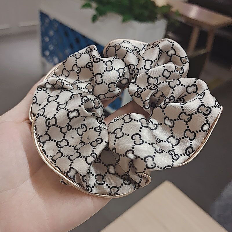 4Color Designer Brand Letter Print Large Intestine Hair Rubber Bands HairRopes Elastic Hairband Fashion Women Girl Ponytail Holder Scrunchies Headbands Headwarp
4Color Designer Brand Letter Print Large Intestine Hair Rubber Bands HairRopes Elastic Hairband Fashion Women Girl Ponytail Holder Scrunchies Headbands Headwarp