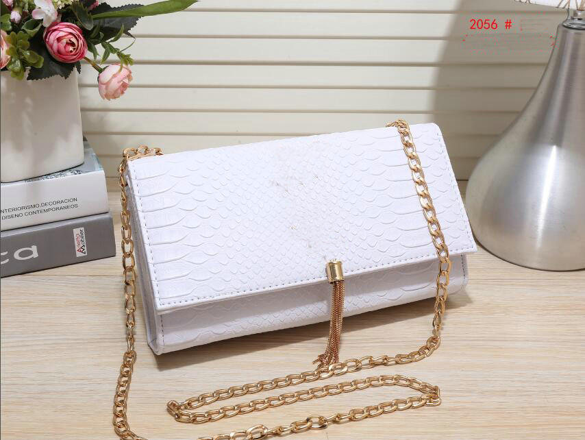 Luxurys Shoulder bags Designers women leather handbags Small size large capacity new handbag square Messenger Lady purse 2056#24x14x6cm, White
Luxurys Shoulder bags Designers women leather handbags Small size large capacity new handbag square Messenger Lady purse 2056#24x14x6cm, White