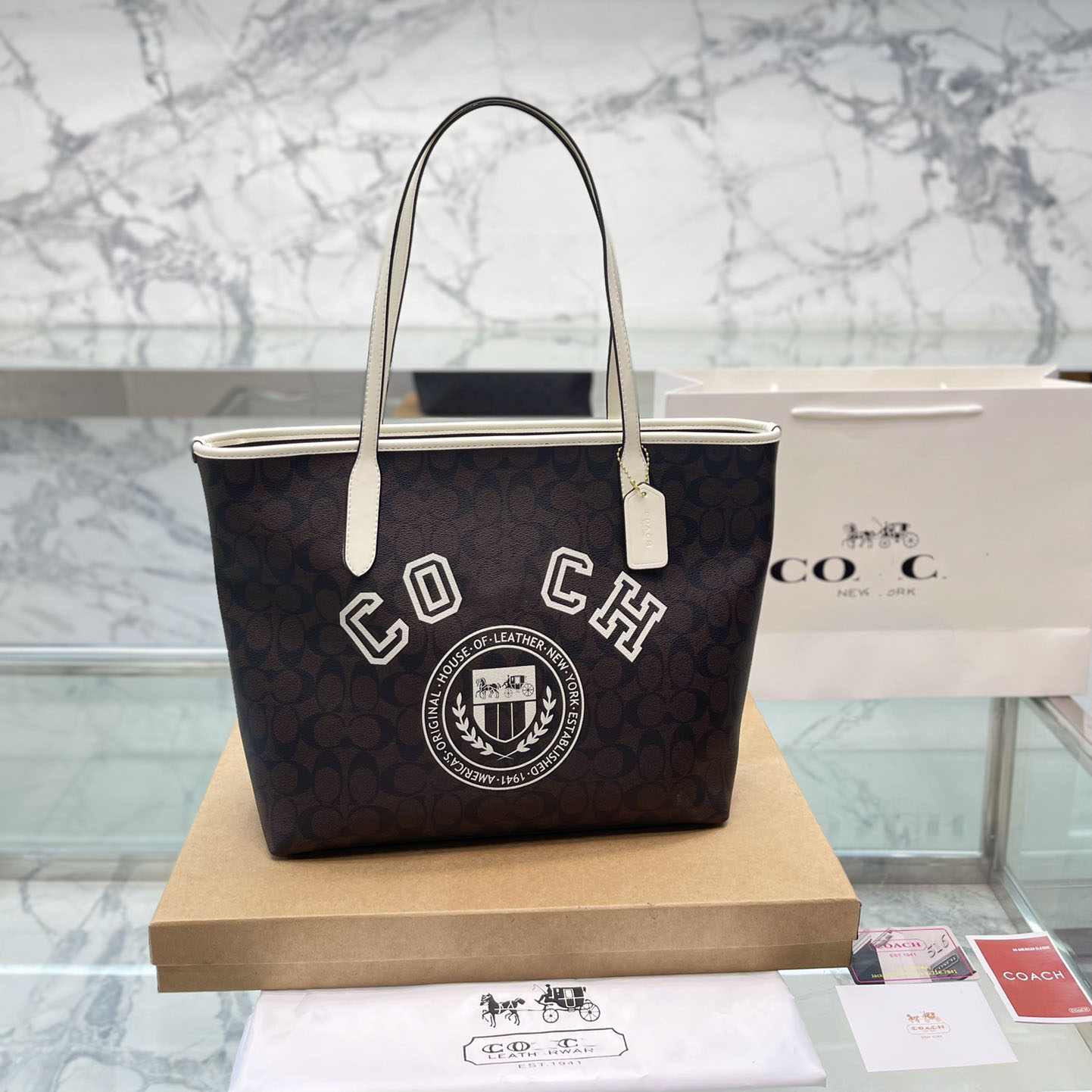 Tote bag women's luxury handbag contrast color design large capacity shopping bag brand Simple Shoulder Bags 35 30cm, Beige
Tote bag women's luxury handbag contrast color design large capacity shopping bag brand Simple Shoulder Bags 35 30cm, Beige